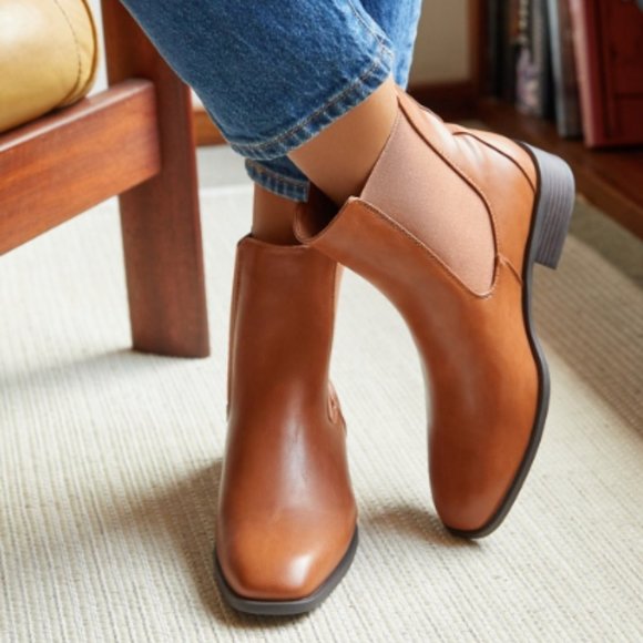 Vernetta Chelsea Boot - Picture 1 of 11
